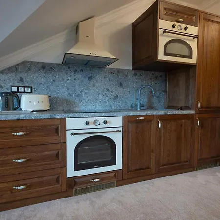 Hotel Kuria Cerveny Majer Senec