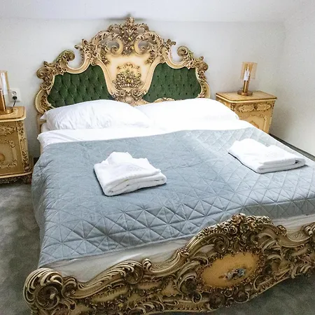 Hotel Kuria Cerveny Majer