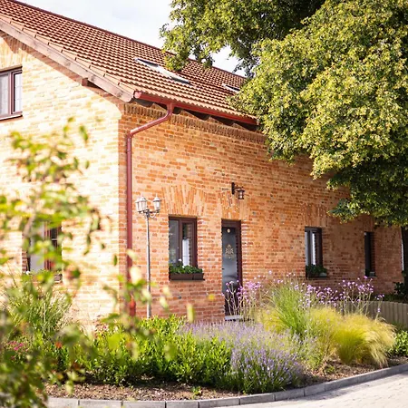 Kuria Cerveny Majer *