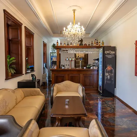 Kuria Cerveny Majer *