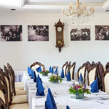 Kuria Cerveny Majer *