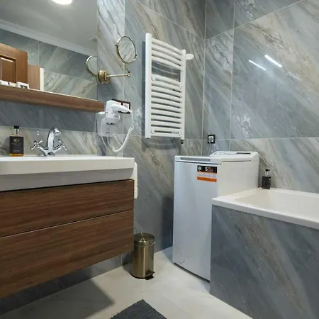 Kuria Cerveny Majer Hotel Senec