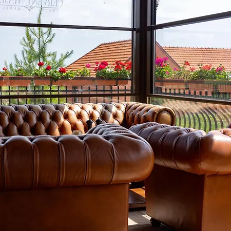 Kuria Cerveny Majer *