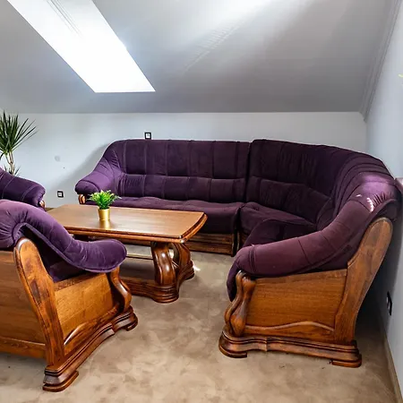 Hotel Kuria Cerveny Majer *