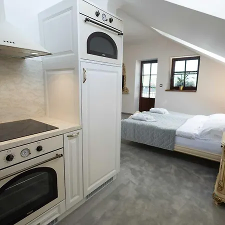 Hotel Kuria Cerveny Majer Senec