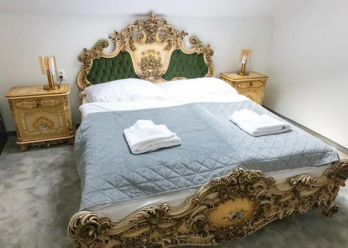 Otel Kuria Cerveny Majer