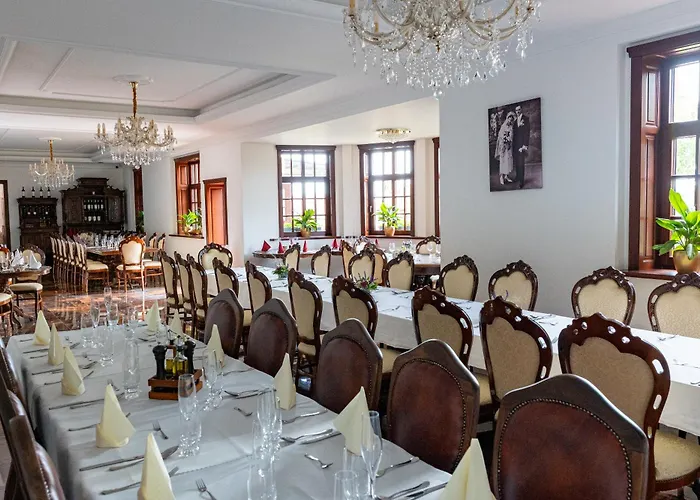 Otel Kuria Cerveny Majer *